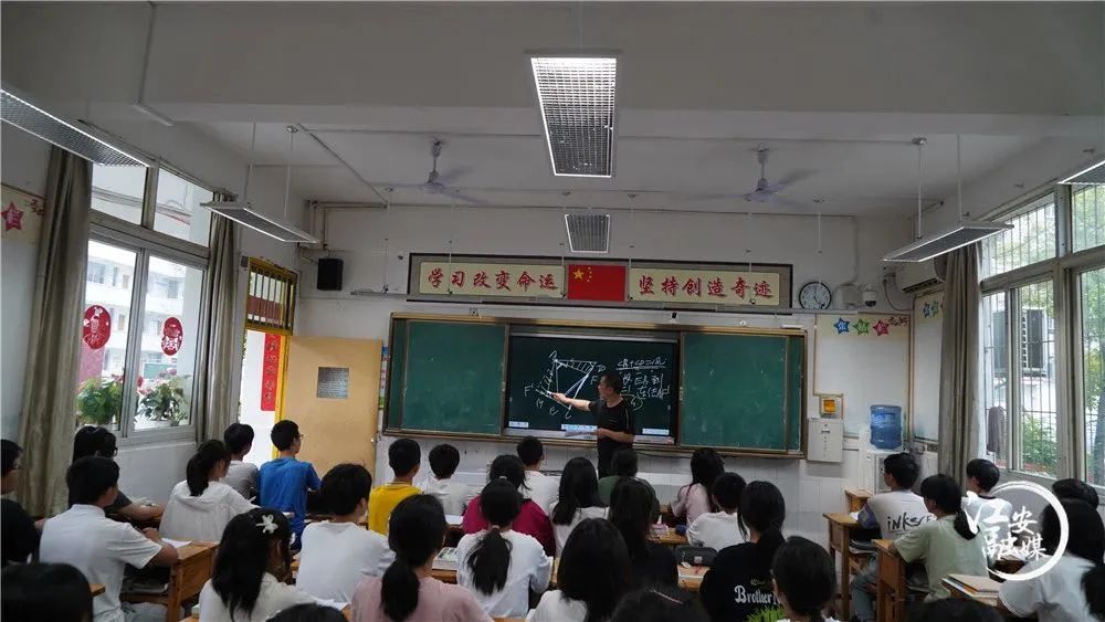四川宜宾江安县全力推进教室照明改造