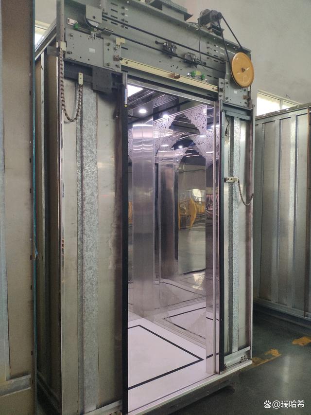 电梯轿门装饰：如何打造独特而美观的电梯门