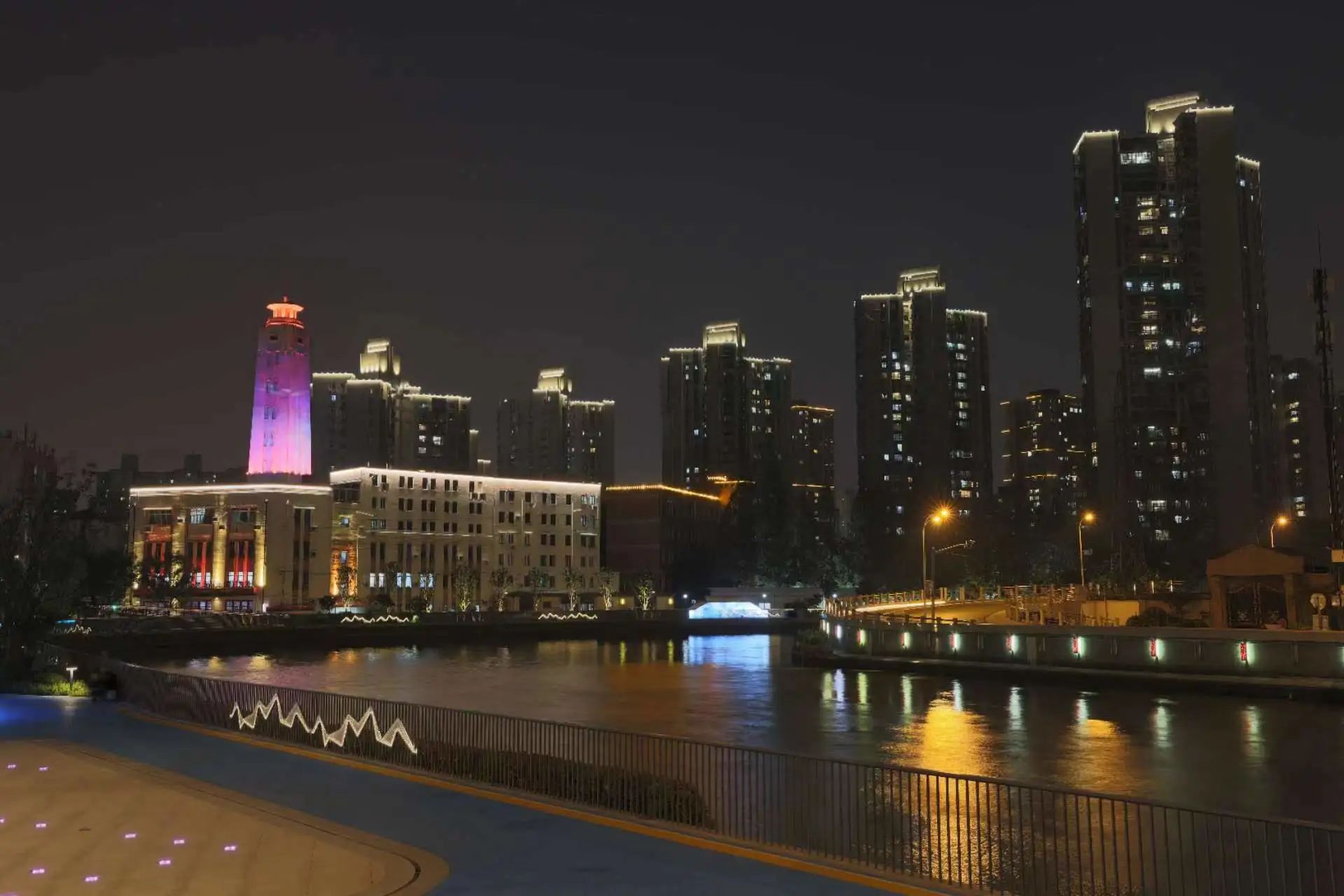照明系统再上新让上海苏州河更显光影之美
