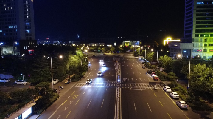 山东泰安安装斑马线LED灯光道钉保障市民出行安全