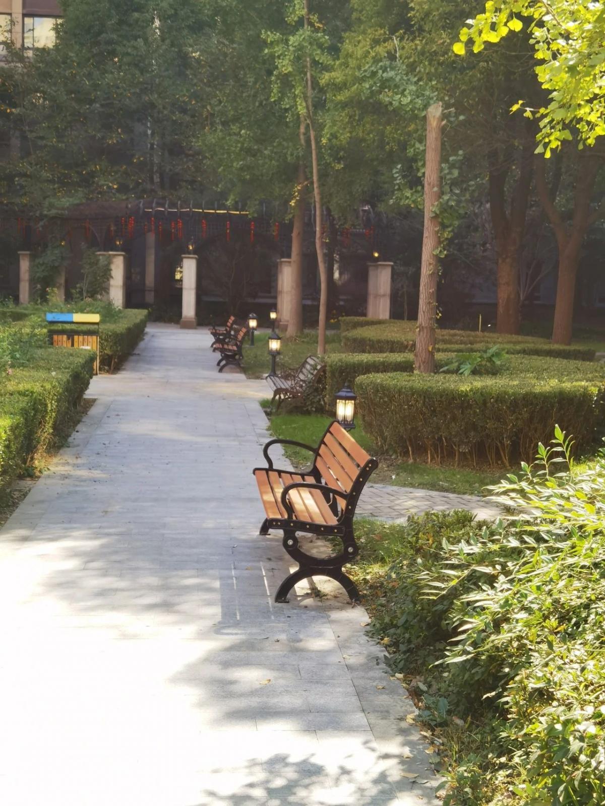 上海宝山区高境镇恒盛豪庭小区改善照明设施温暖聚民心