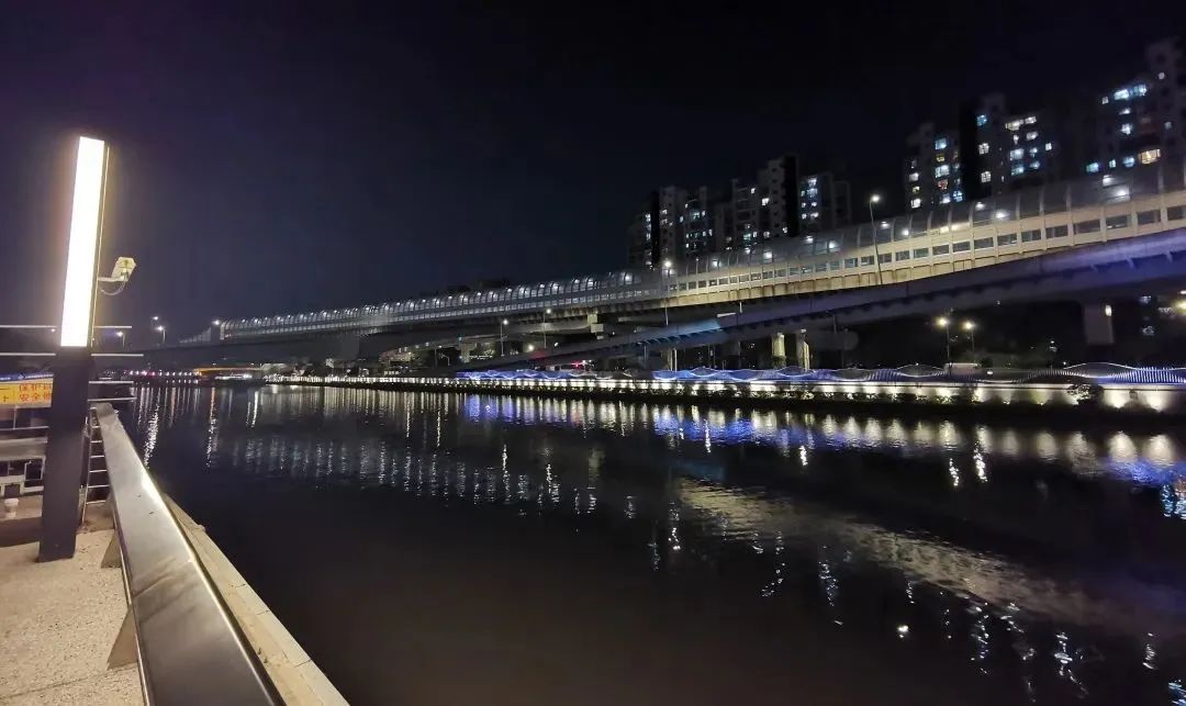 上海苏州河18座桥梁灯光华丽变身