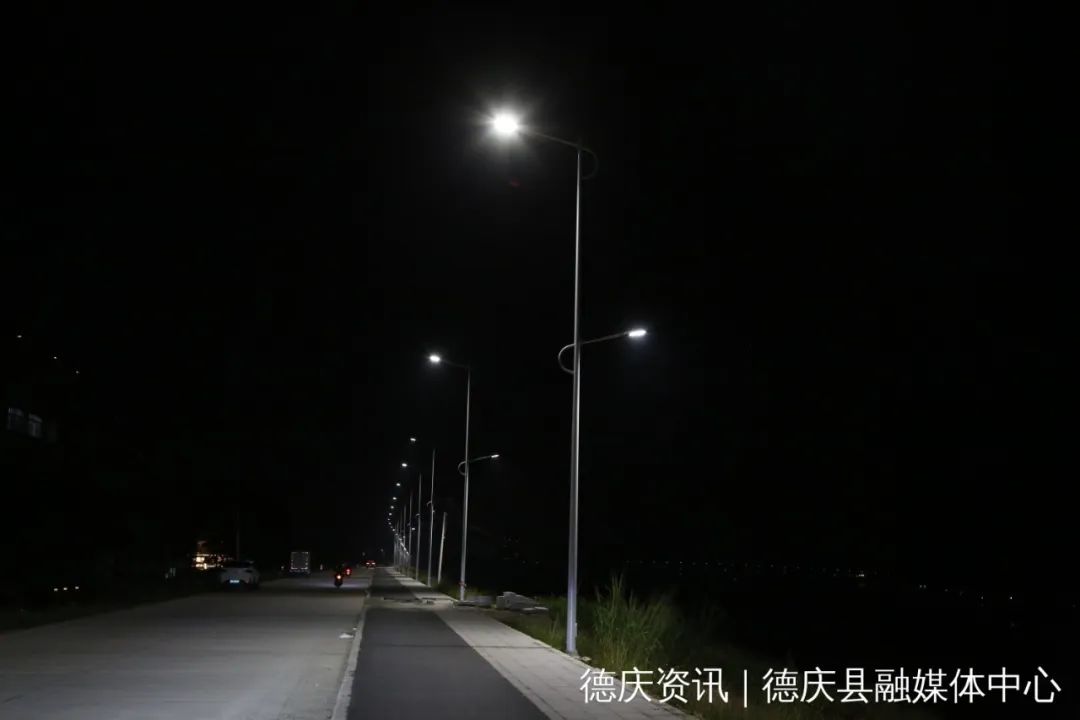 广东肇庆德庆县德城大堤路灯升级改造工程有序推进
