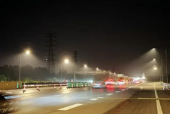 郑州机场高速主干线实现全线亮灯
