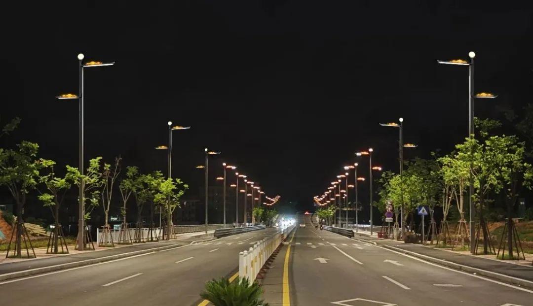 三星照明 | 路入景中 景显路美•新中式路灯「观山」在城市文旅道路中的应用