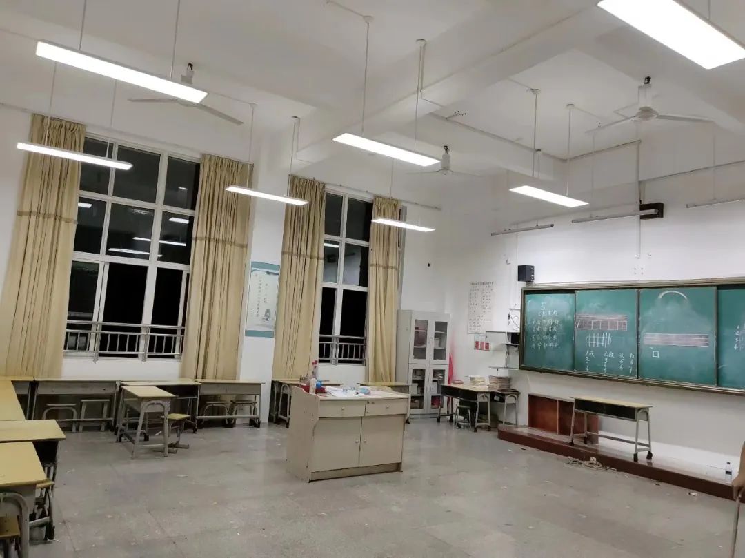 福建龙岩新罗区200间中小学校教室完成照明升级
