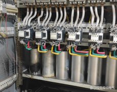 如何降低自愈式补偿电容器的运行温度？