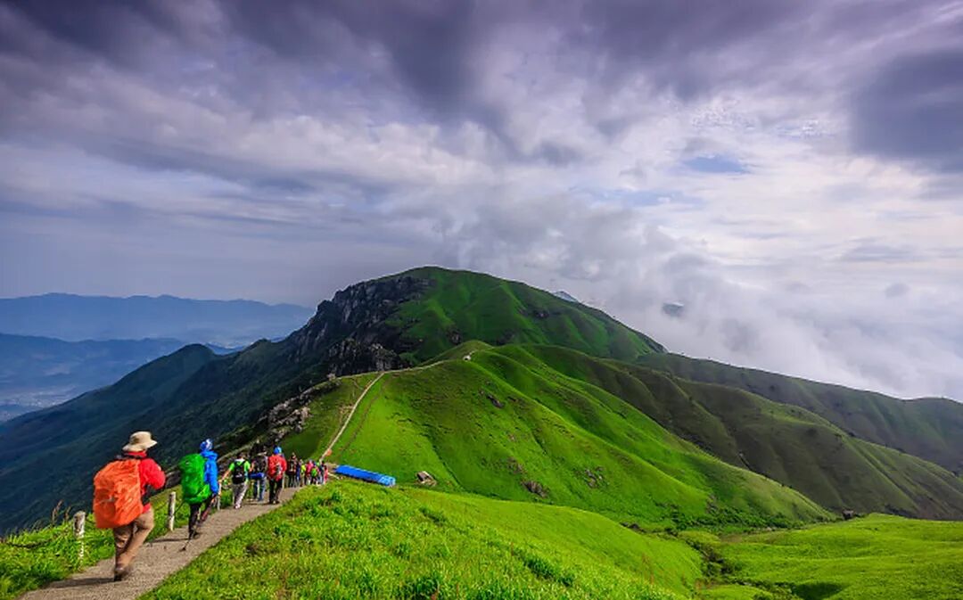 爬山